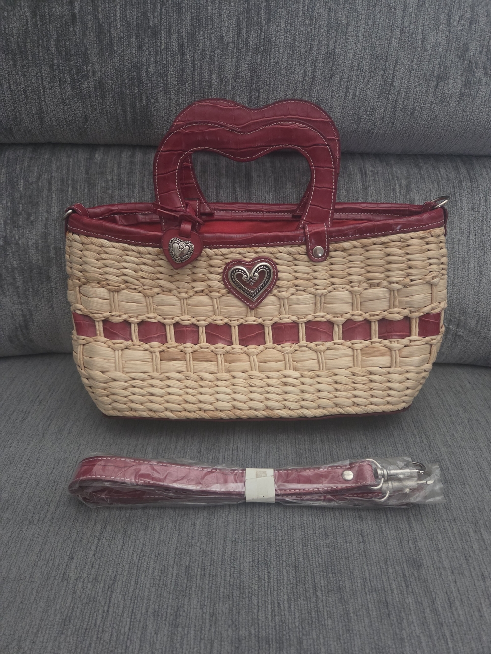 Y2K Heart-Accent Straw Tote Bag with Red Trim